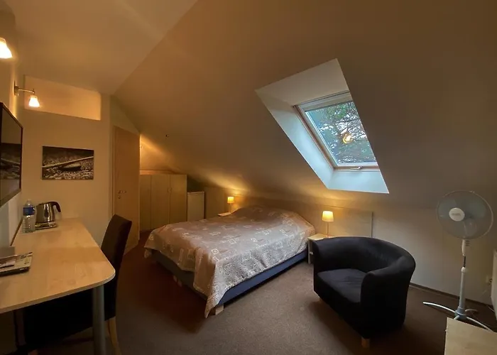 Claudia 3* פלאנגה