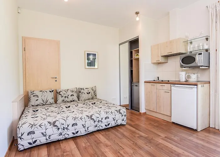 Claudia 3* פלאנגה